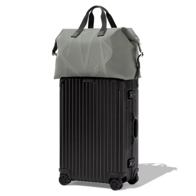 Bolsas de viaje de nylon ECONYL® con firma