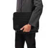 Bolso tipo bucket para portátil Flache Pouch en cuero y lona Bolso tipo bucket para portátil Flache Pouch en cuero y lona