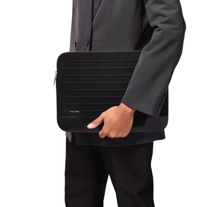 Bolso tipo bucket para portátil Flache Pouch en cuero y lona Bolso tipo bucket para portátil Flache Pouch en cuero y lona
