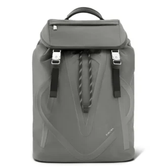 Mochila con solapa exclusiva en nailon ECONYL®