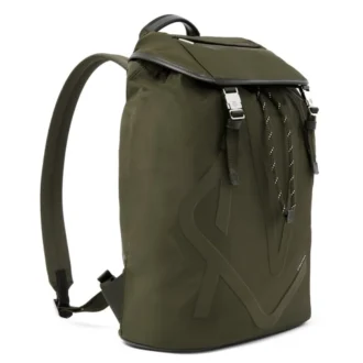 Mochila con solapa exclusiva en nailon ECONYL®