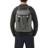 Mochila con solapa exclusiva en nailon ECONYL® Mochila con solapa exclusiva en nailon ECONYL®