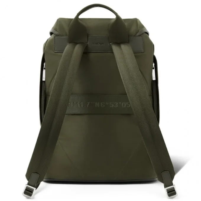 Mochila con solapa exclusiva en nailon ECONYL® Mochila con solapa exclusiva en nailon ECONYL®