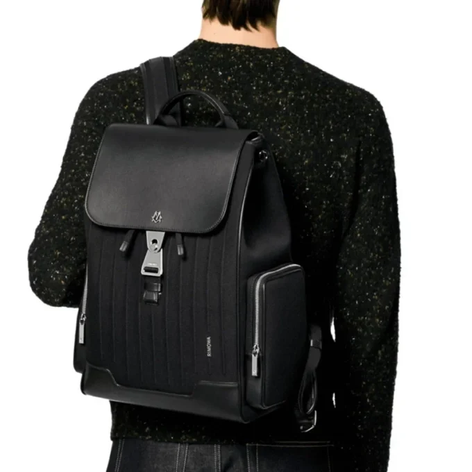 Mochila grande con solapa en cuero y lona