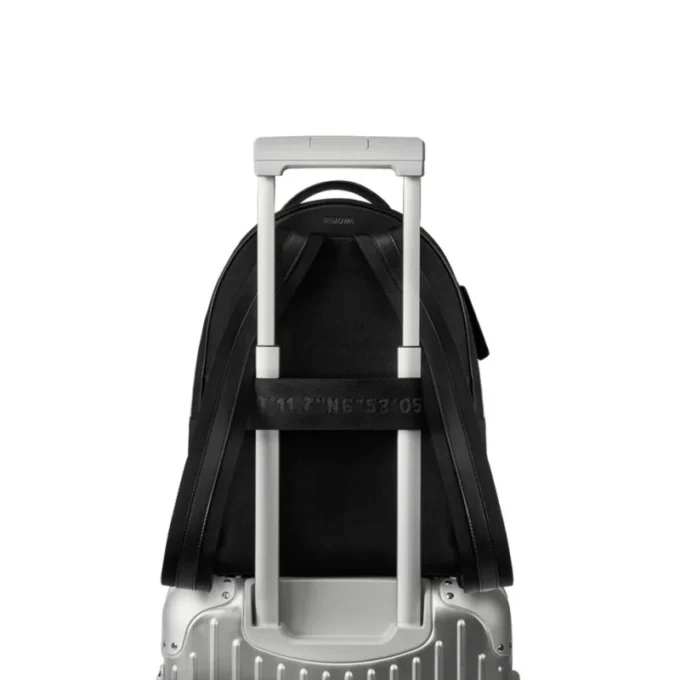 Mochila mediana de cuero y lona Mochila mediana de cuero y lona